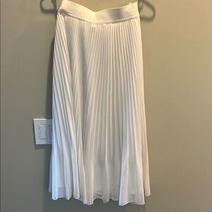 Wilfred White Twirl Pleated Skirt